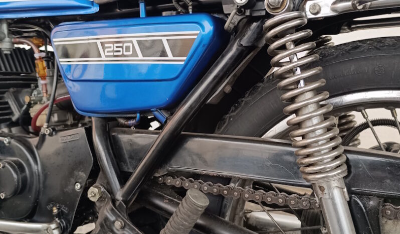 
								Yamaha RD 250 – 1976 conservata full									