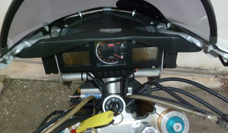 
								Aprilia RSV 1000 R / Tuono – 2001 full									