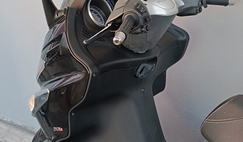 
								PIAGGIO XEvo 250 ANNO 2012 completo									