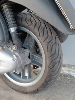 
										PIAGGIO XEvo 250 ANNO 2012 completo									