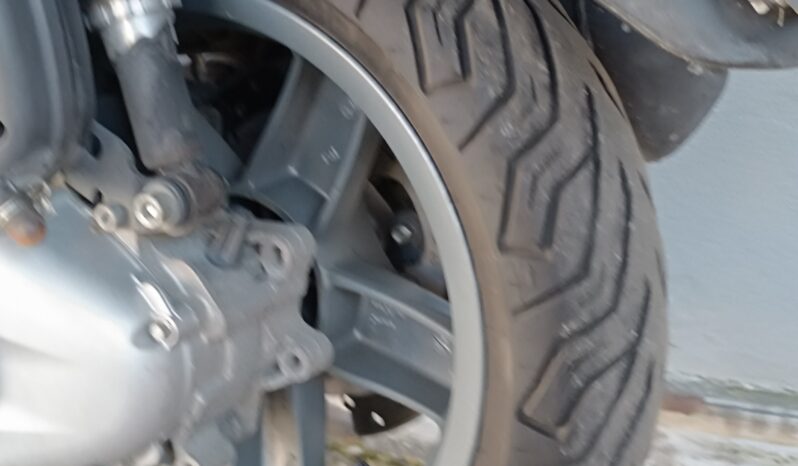 
								PIAGGIO XEvo 250 ANNO 2012 completo									
