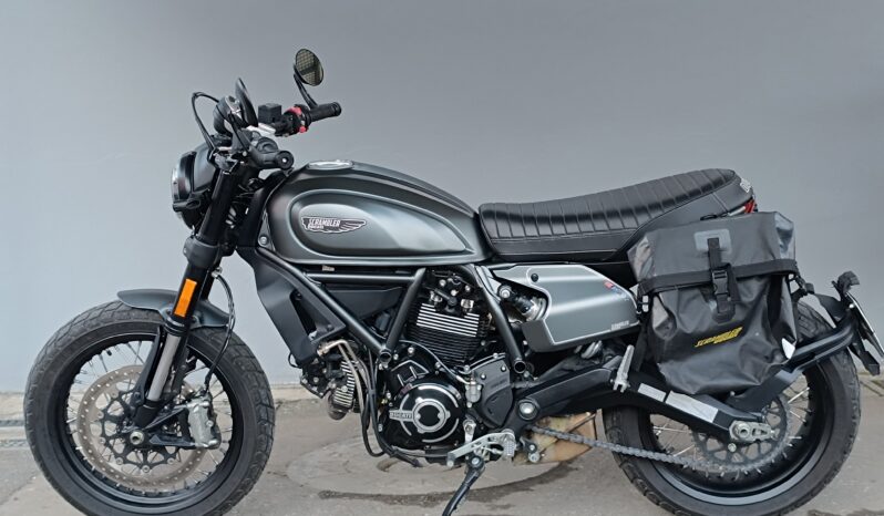 
								DUCATI SCRAMBLER 800 NIGHT SHIFT ANNO 2022 completo									