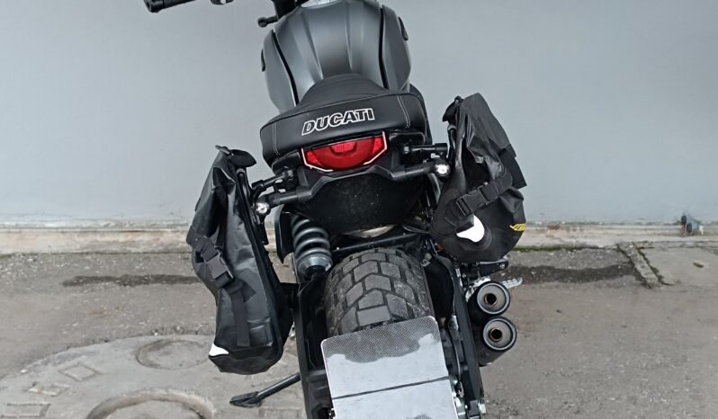 
								DUCATI SCRAMBLER 800 NIGHT SHIFT ANNO 2022 completo									