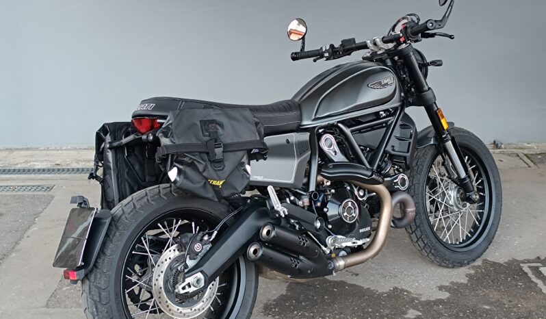 
								DUCATI SCRAMBLER 800 NIGHT SHIFT ANNO 2022 completo									