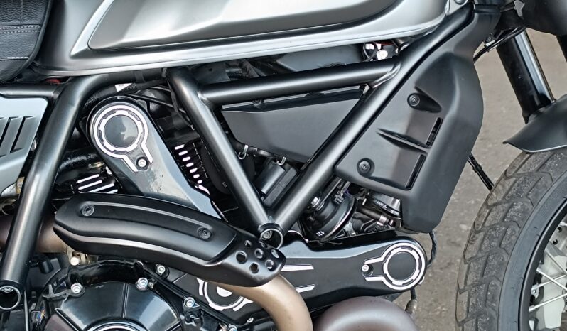 
								DUCATI SCRAMBLER 800 NIGHT SHIFT ANNO 2022 completo									