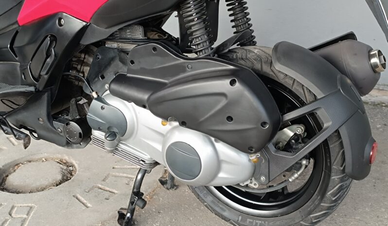 
								GILERA NEXUS 300 ANNO 2010 completo									