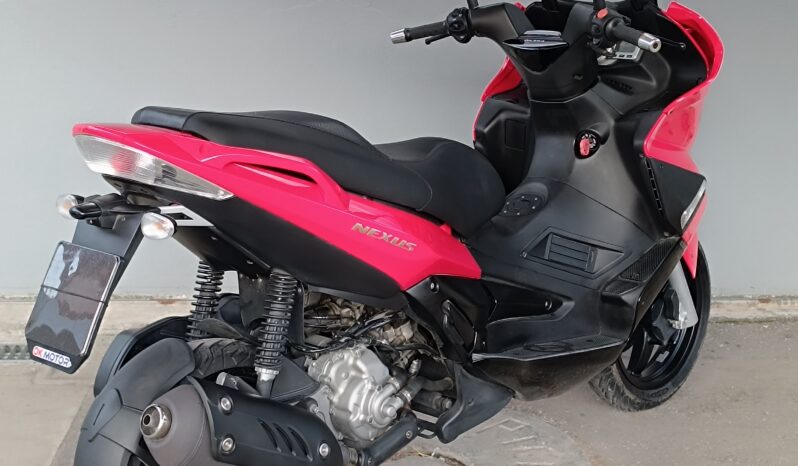 
								GILERA NEXUS 300 ANNO 2010 completo									