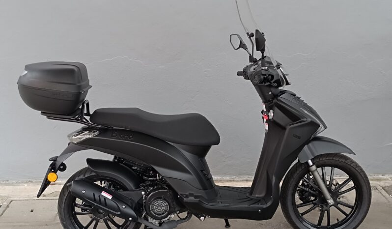 
								KL B-TRE 125cc ANNO 2026 completo									