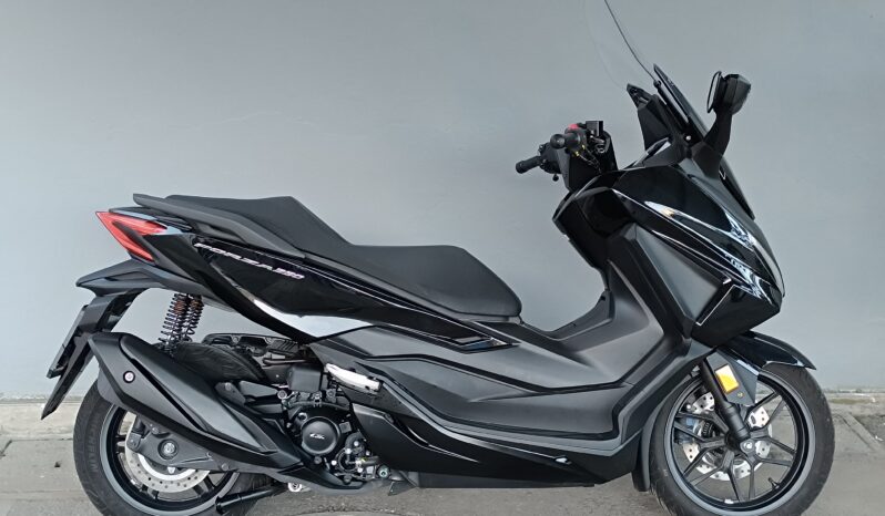 
								HONDA FORZA 350 ANNO 2025 completo									